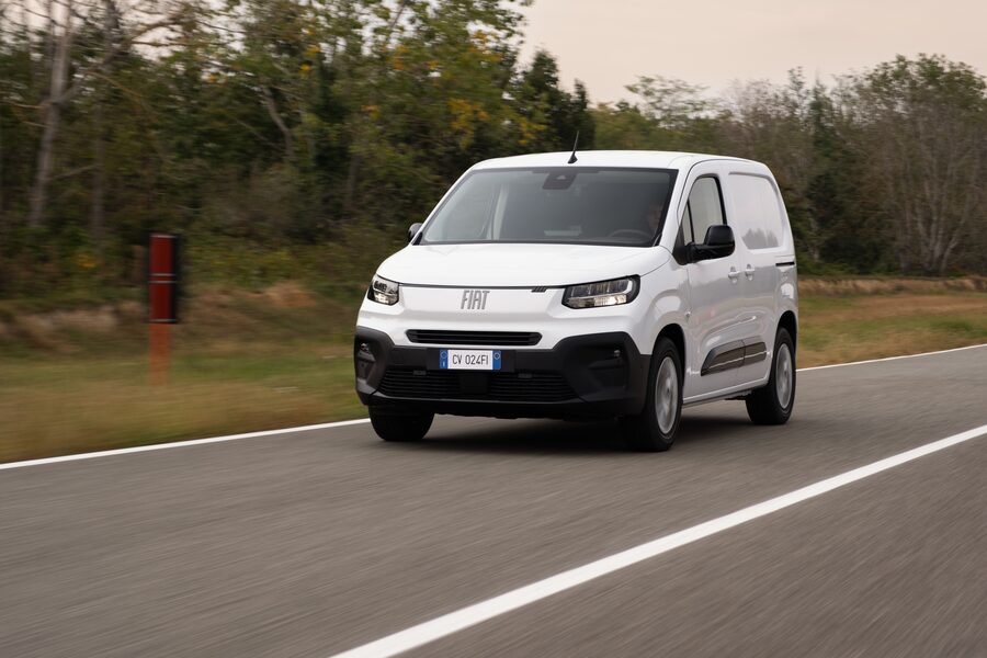 Fiat Doblò M auf der Straße