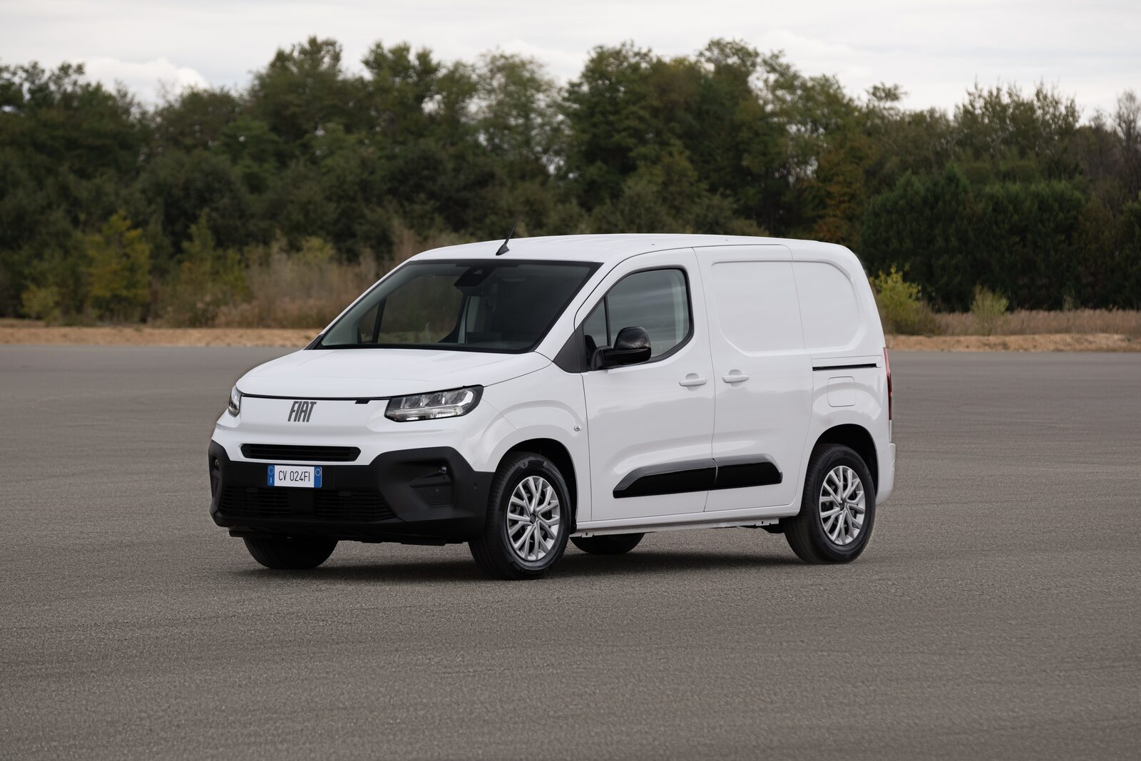 Fiat Doblò Kastenwagen M in Gelato Weiß